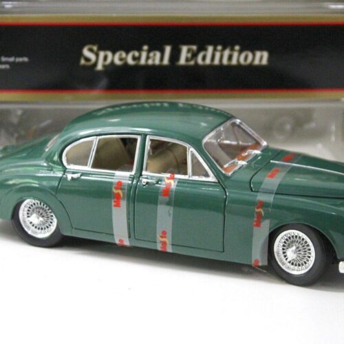 1:18 Maisto Jaguar Mark II Sedan dark green