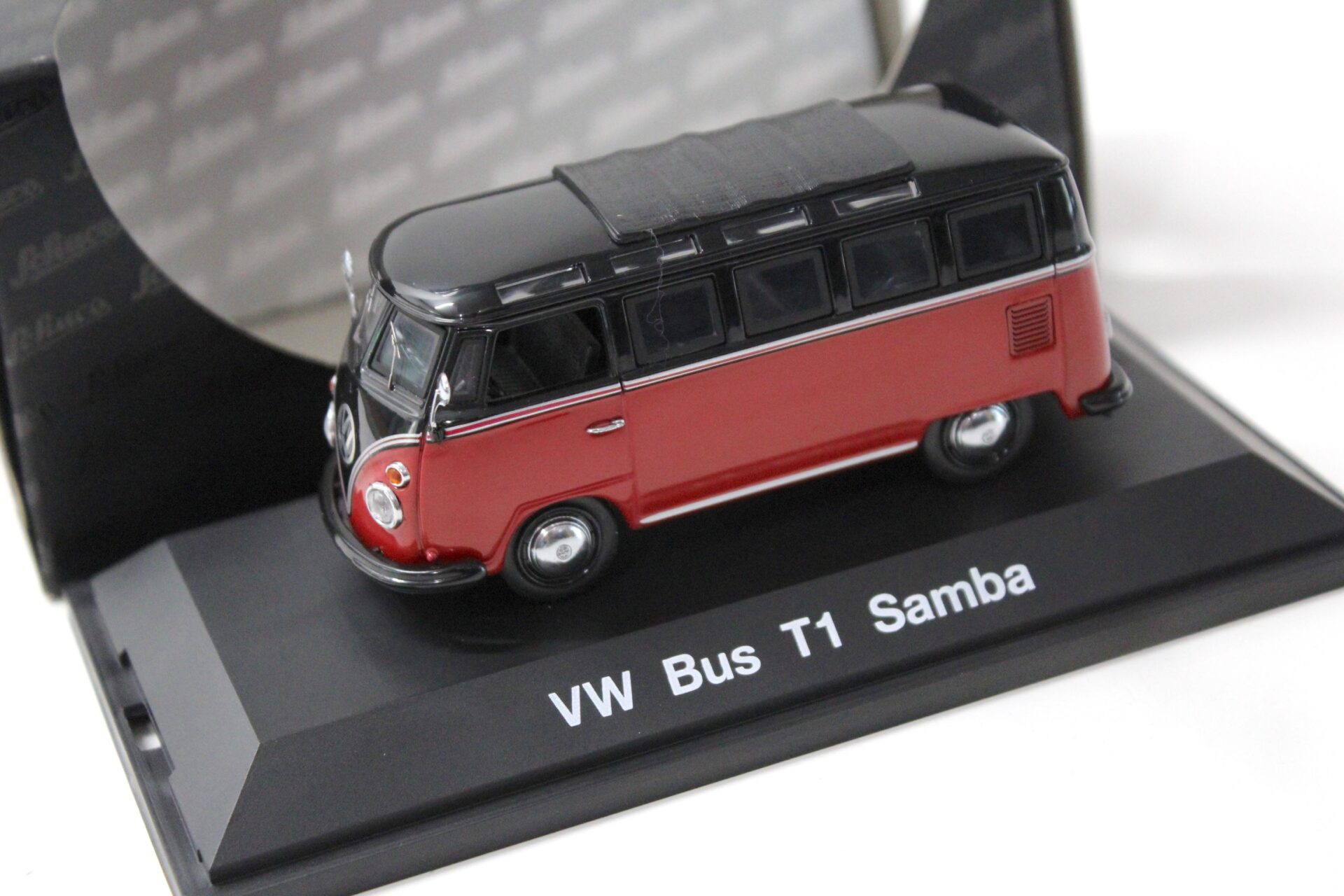 1:43 Schuco VW Bus T1 Samba dark red/ black