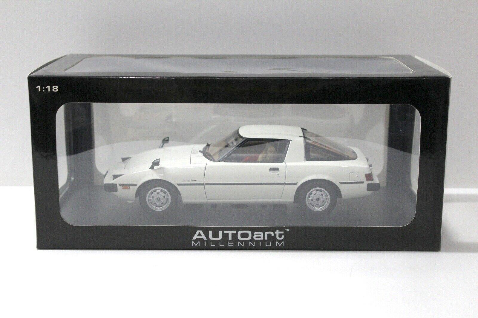 1:18 AUTOart Mazda Savanna RX-7 (SA) white