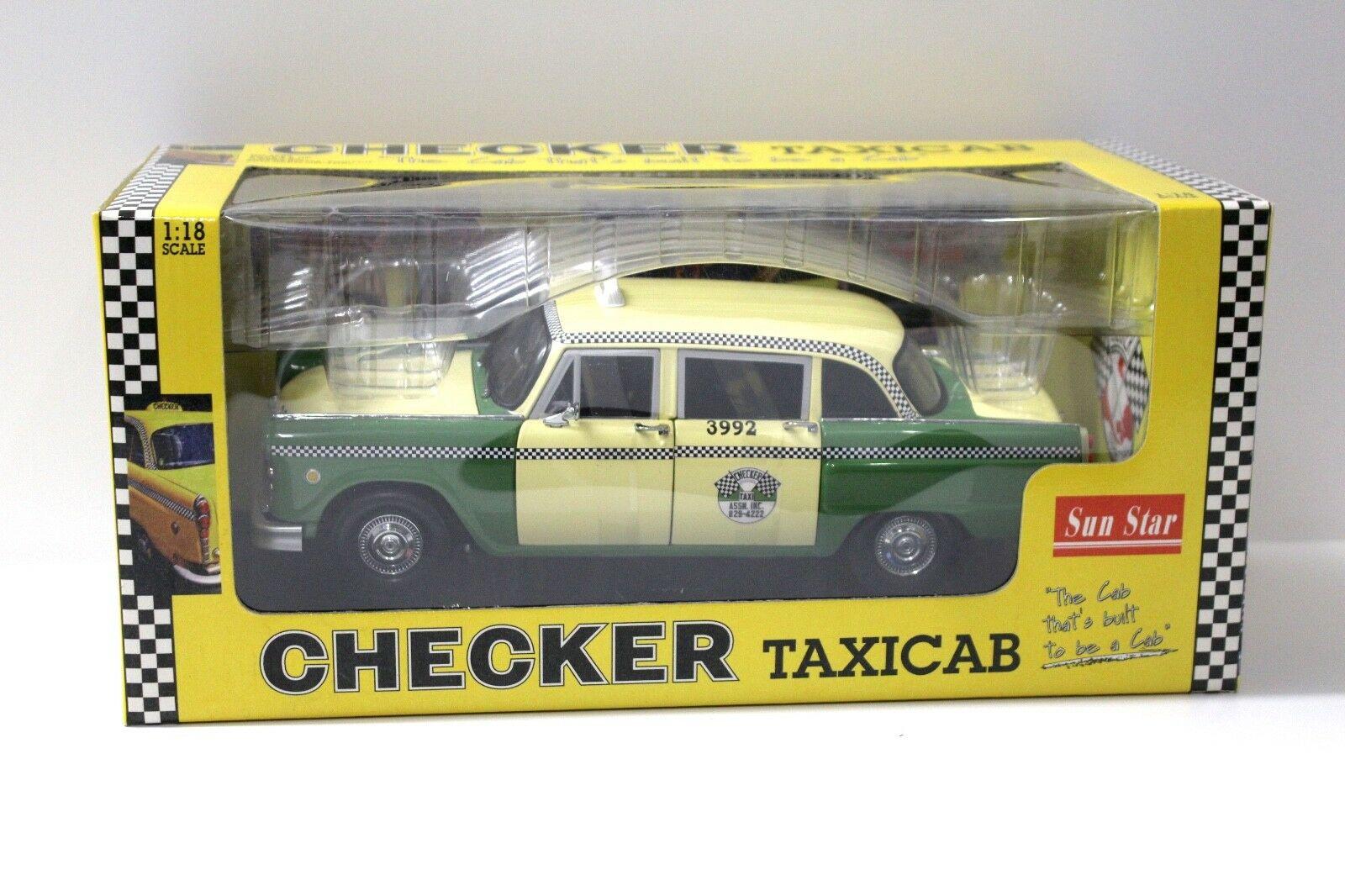 1:18 SunStar Checker Taxi Cab green/beige
