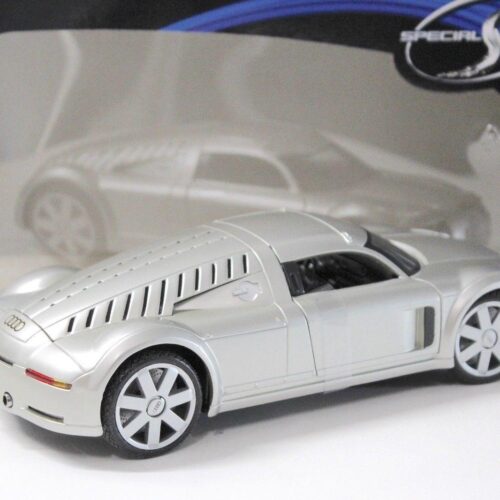 1:18 Maisto Audi Supersportwagen "Rosemeyer" silver