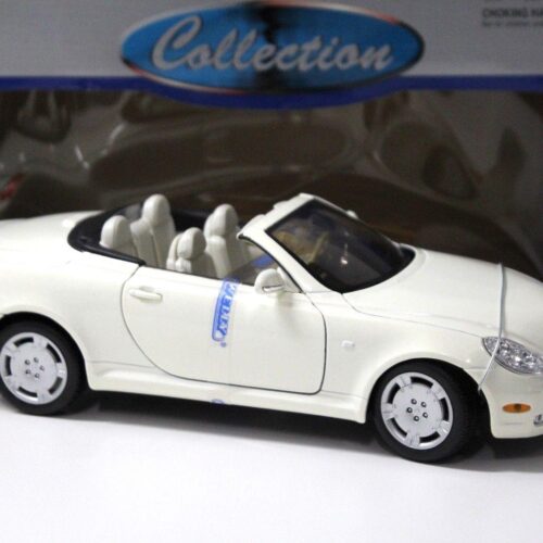 1:18 Welly Lexus SC430 Convertible pearl white