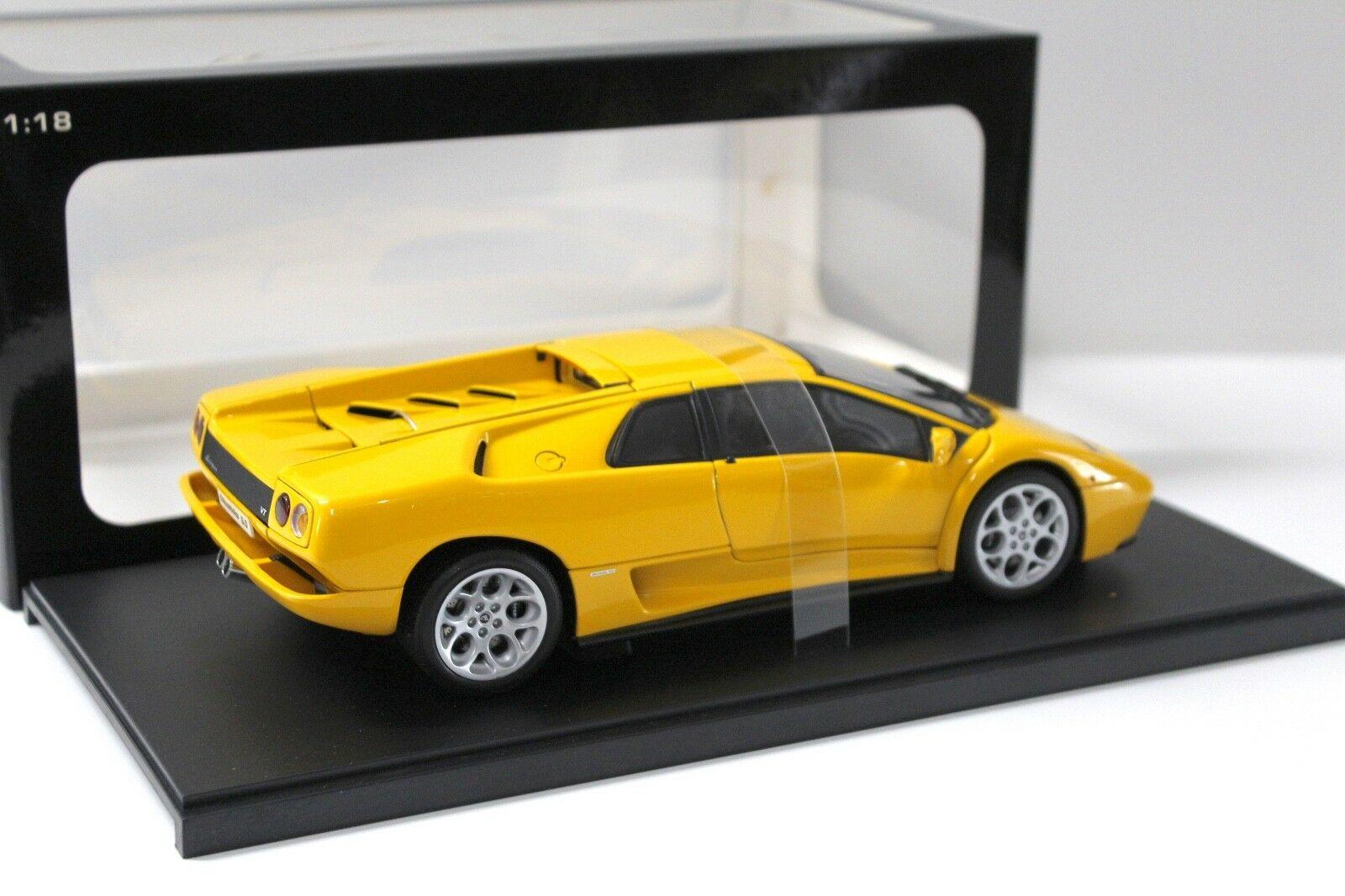 1:18 AUTOart Lamborghini Diablo 6.0 yellow