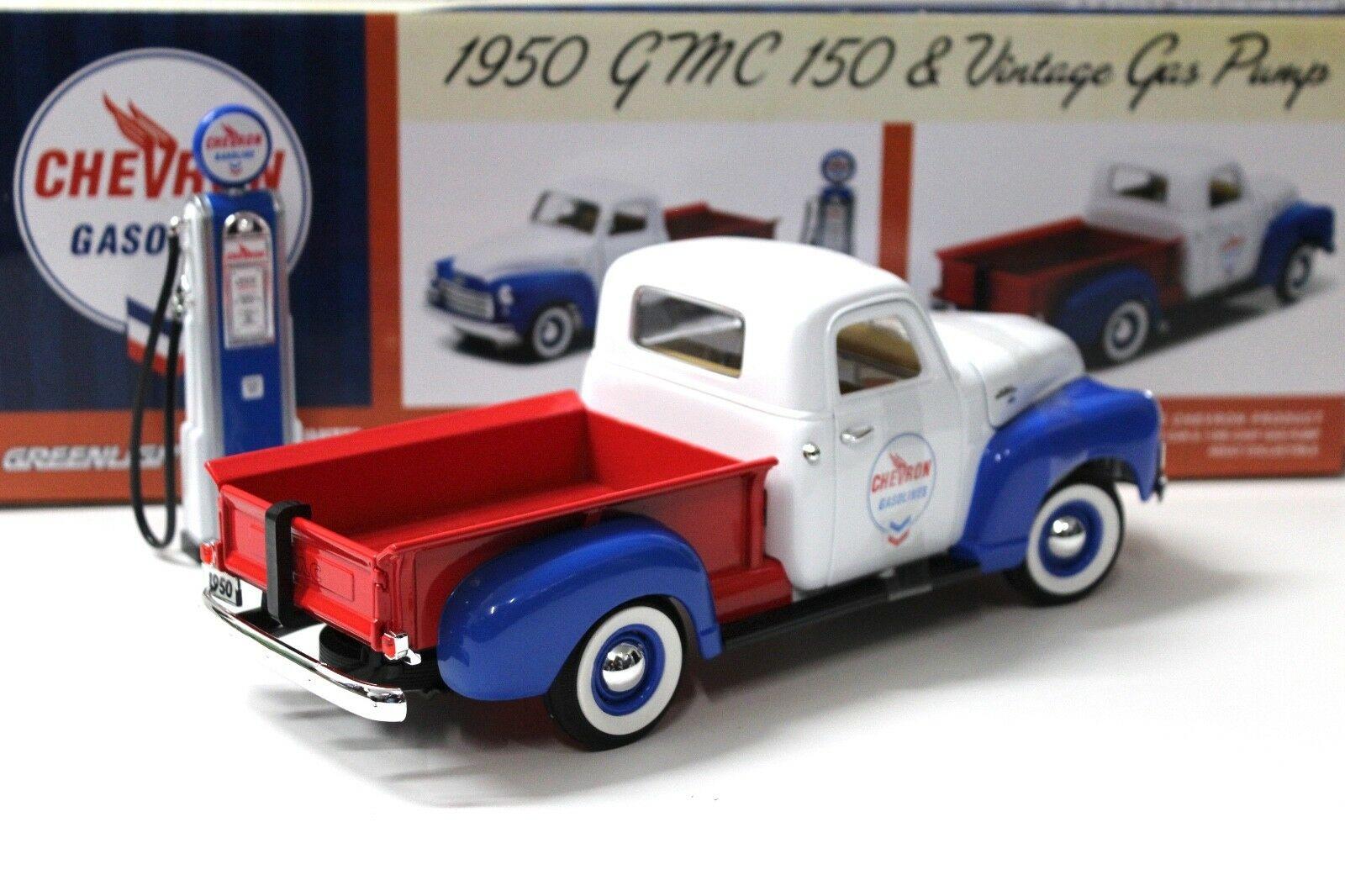 1:18 Greenlight GMC 150 Pick-UP *CHEVRON* + Gas Pump