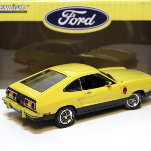 1:18 Greenlight Ford Mustang II Stallion 1976 yellow