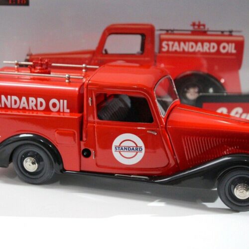 1:18 Schuco Mercedes 170V Tankwagen Standard OIL red