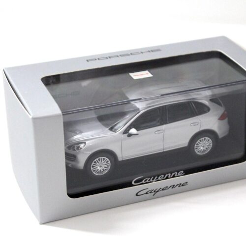 1:43 Minichamps Porsche Cayenne silver DEALER VERSION