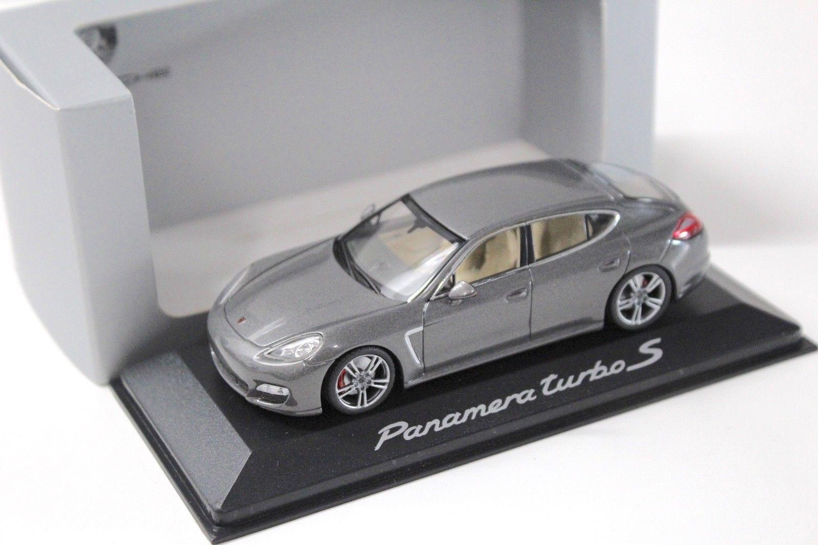 ID 46542 orig.jpg 1:43 Minichamps Porsche Panamera Turbo S grey DEALER VERSION