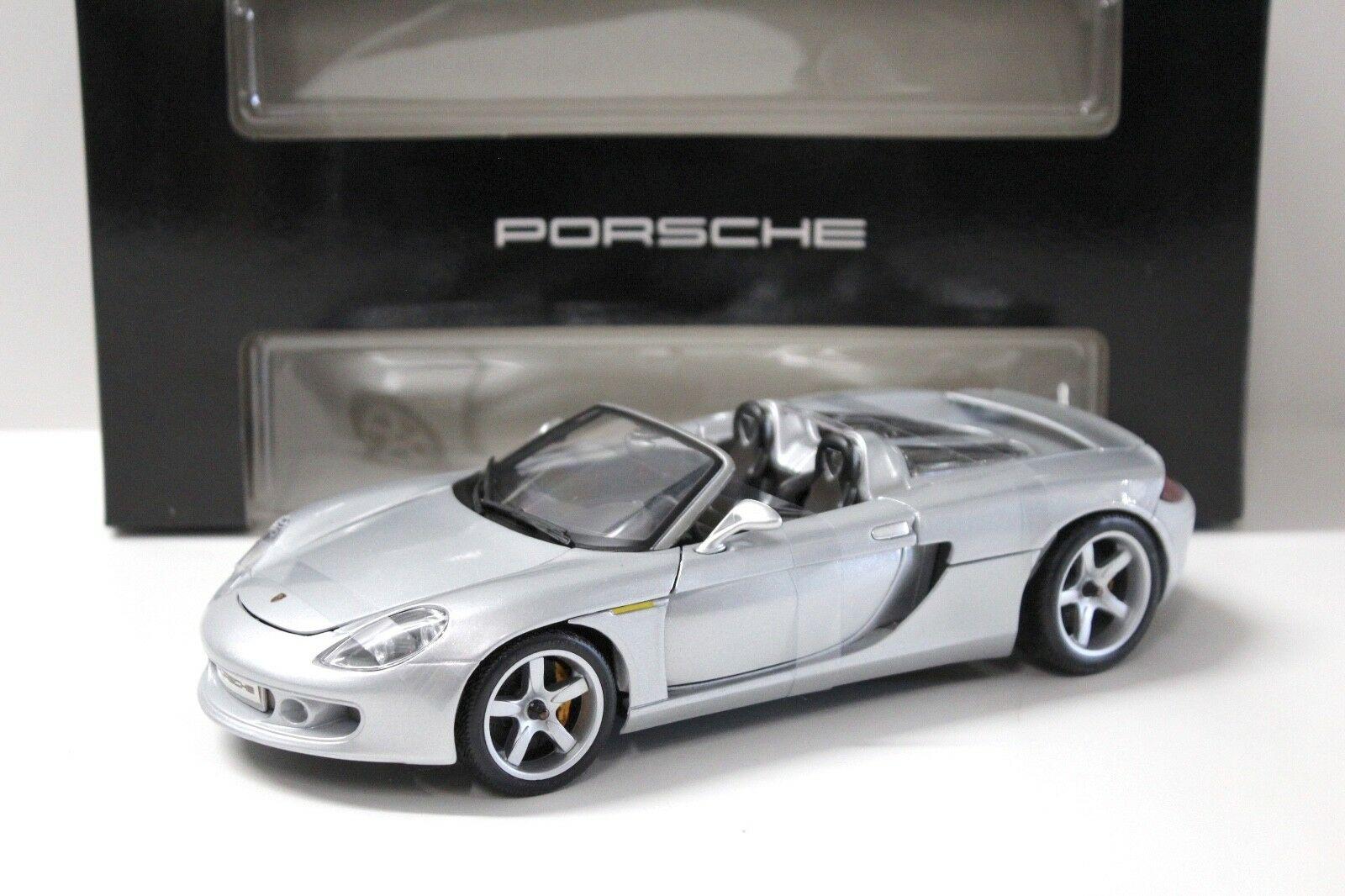 ID 46809 orig.jpg 1:18 Maisto Porsche Carrera GT silver DEALER VERSION