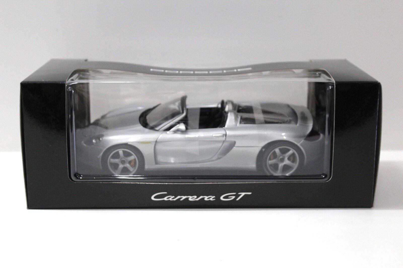 1:18 Maisto Porsche Carrera GT silver DEALER VERSION