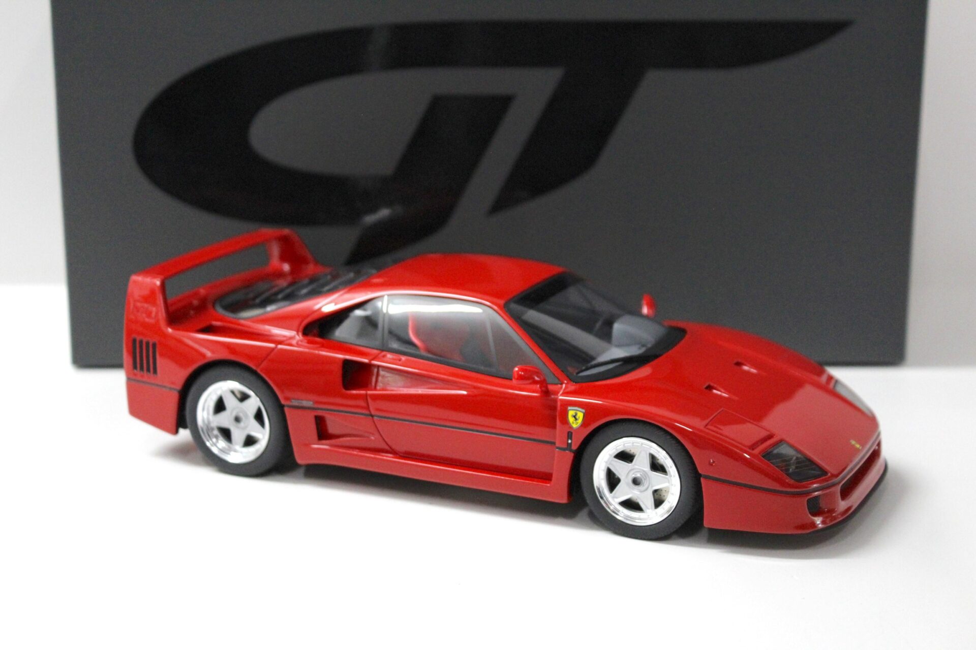 1:18 GT Spirit GT291 Ferrari F40 rosso corsa red 1987