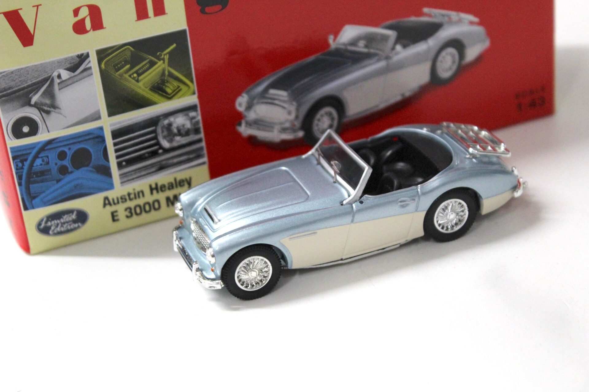 1:43 Vanguards Austin Healey E 3000 MKII Healey Blue & Ivory white