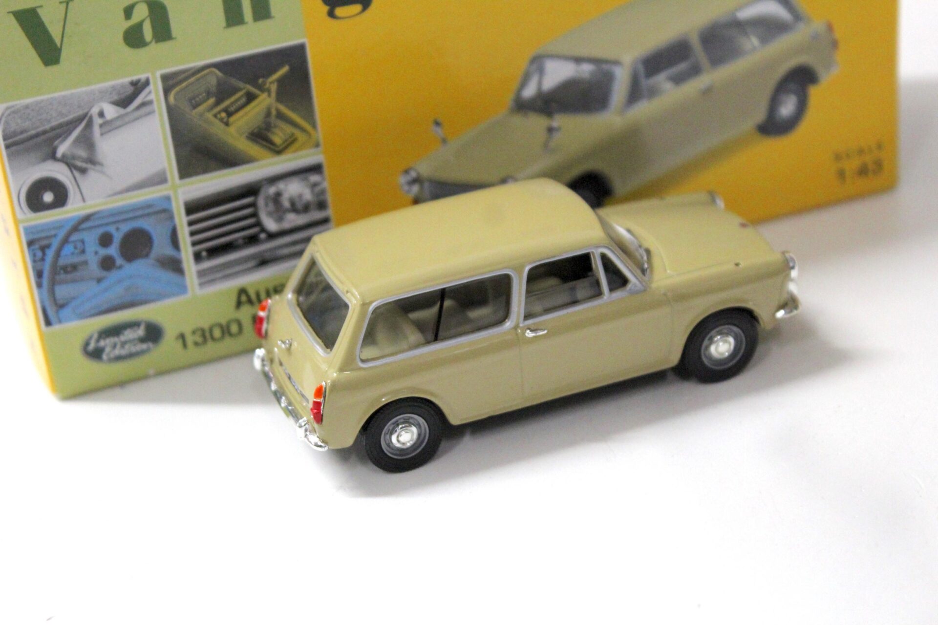 1:43 Vanguards Austin 1300 Estate Elpasso biege