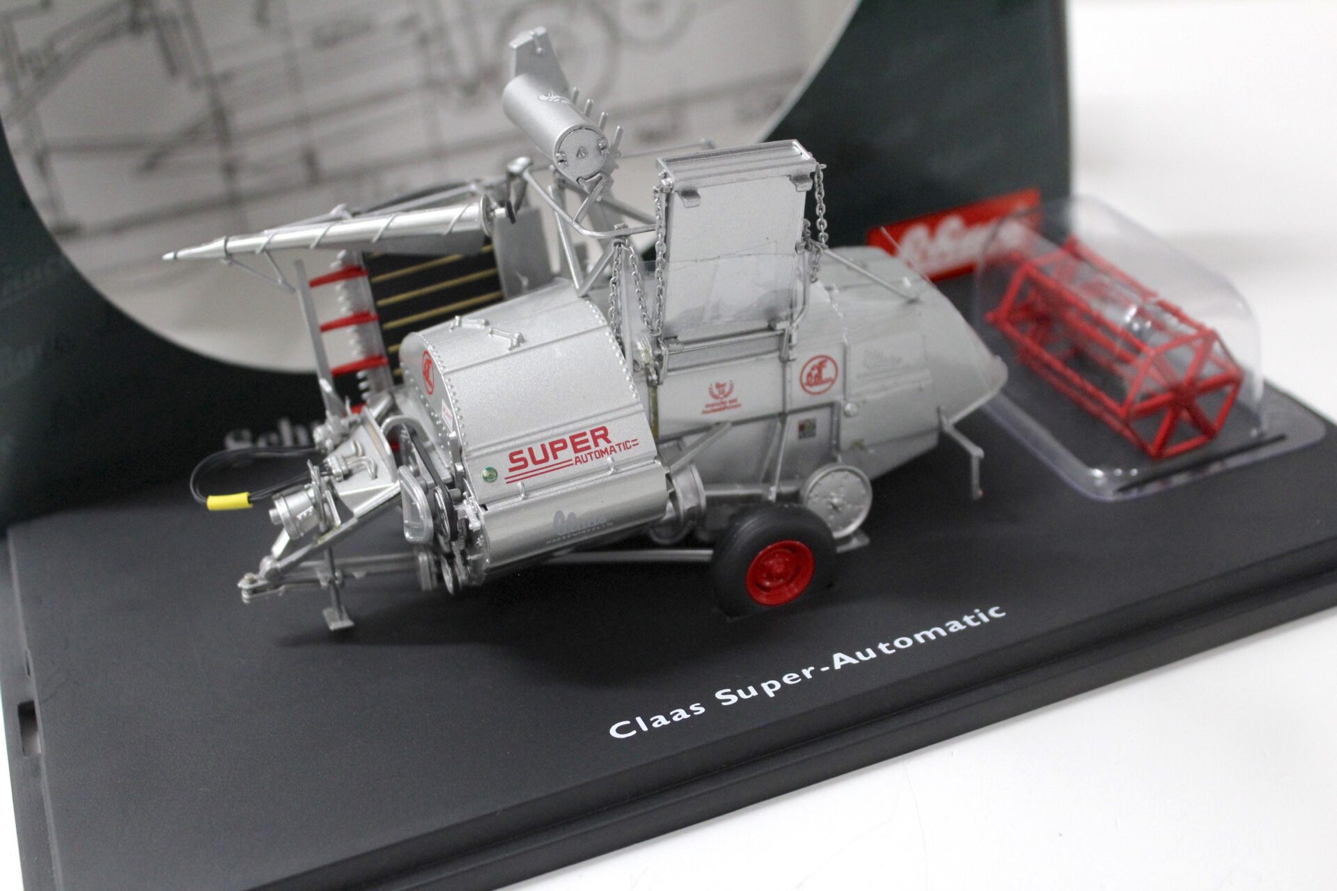1:43 Schuco Claas Super-Automatic Mähdrescher silver