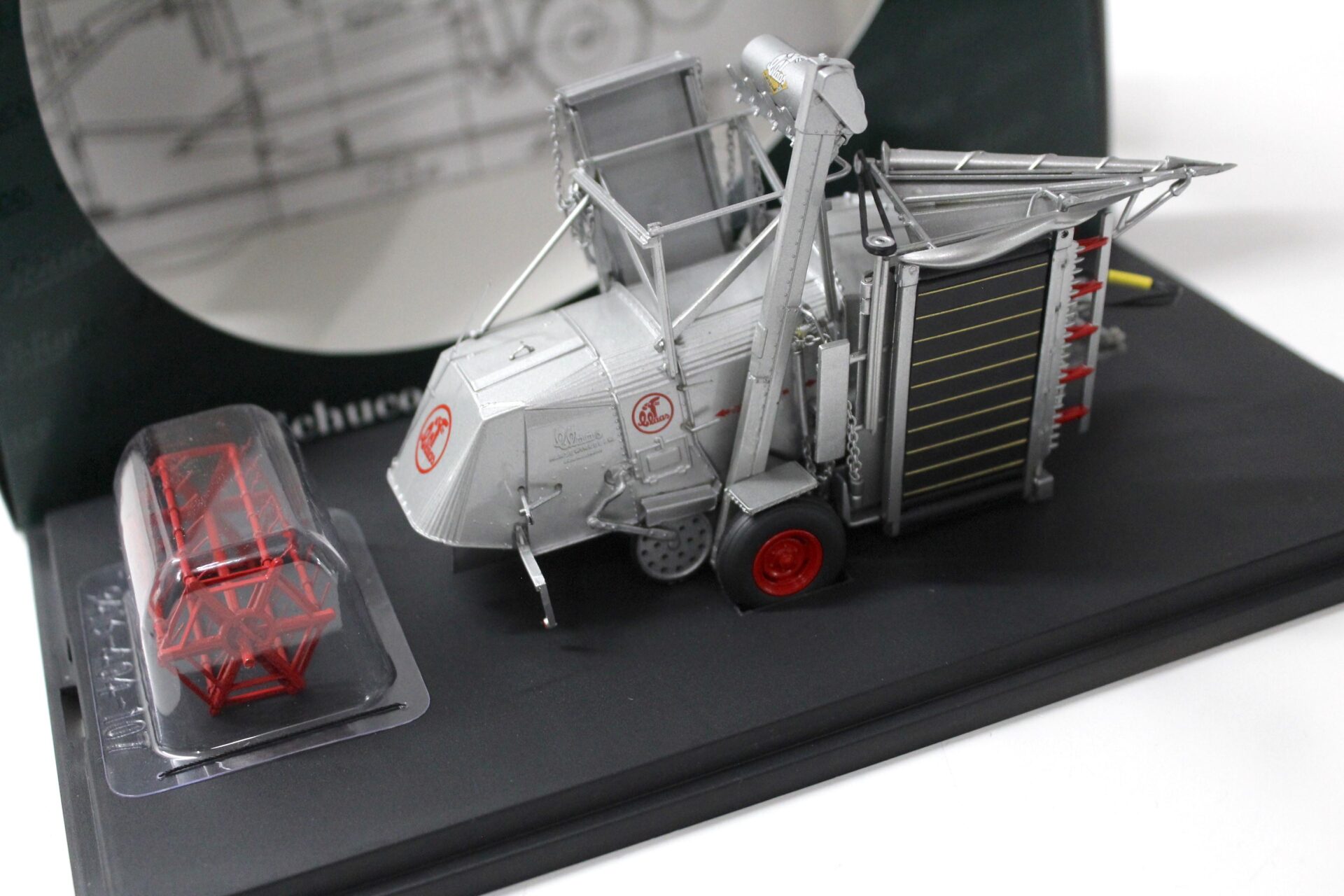1:43 Schuco Claas Super-Automatic Mähdrescher silver