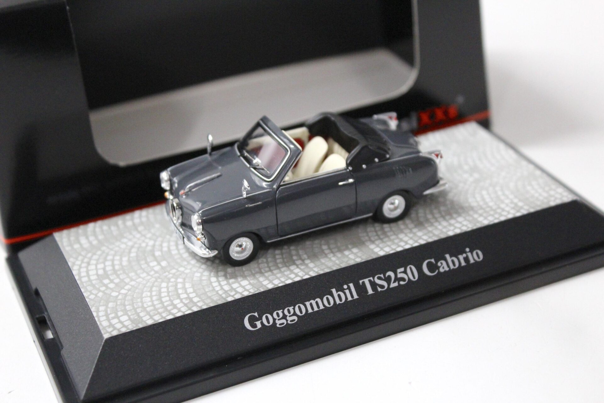 ID 47831 orig.jpg 1:43 Premium ClassiXXs Goggomobil TS 250 Cabrio dark grey