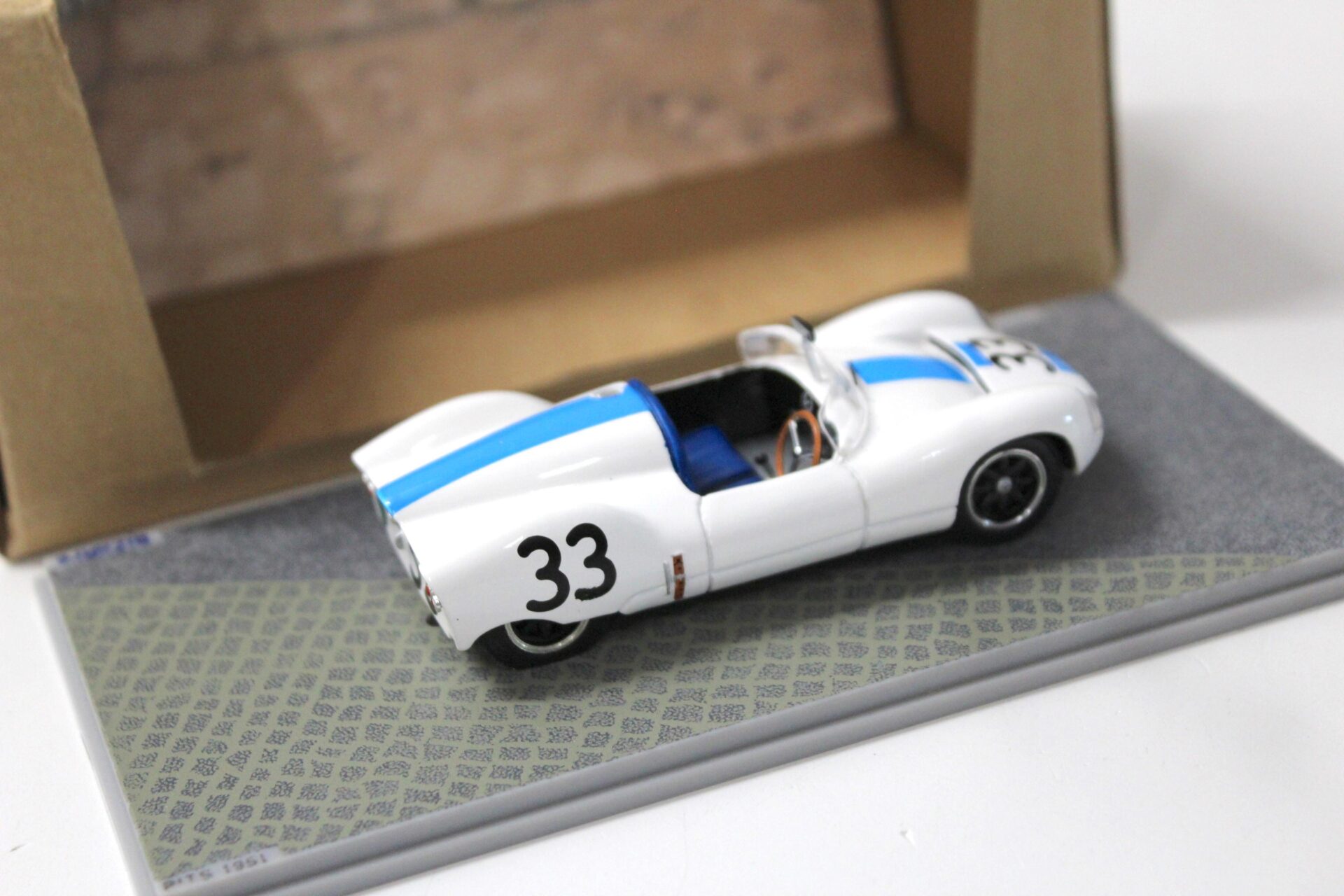 1:43 Spark Bizarre Cooper T39 Le Mans 1955 white/ blue #33