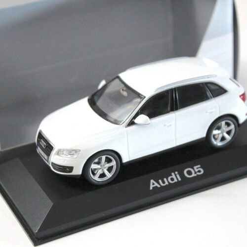 1:43 Schuco Audi Q5 white DEALER VERSION
