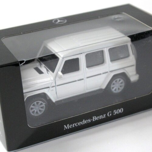 1:43 Maisto Mercedes G500 W463 Pullback white DEALER VERSION