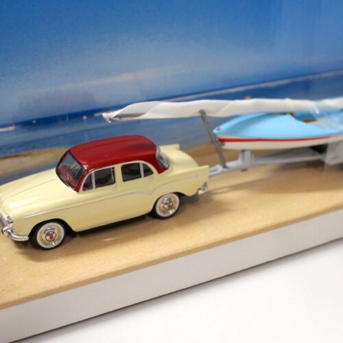 1:43 Norev Simca Aronde beige/ red + Trailer mit Segelboot blue