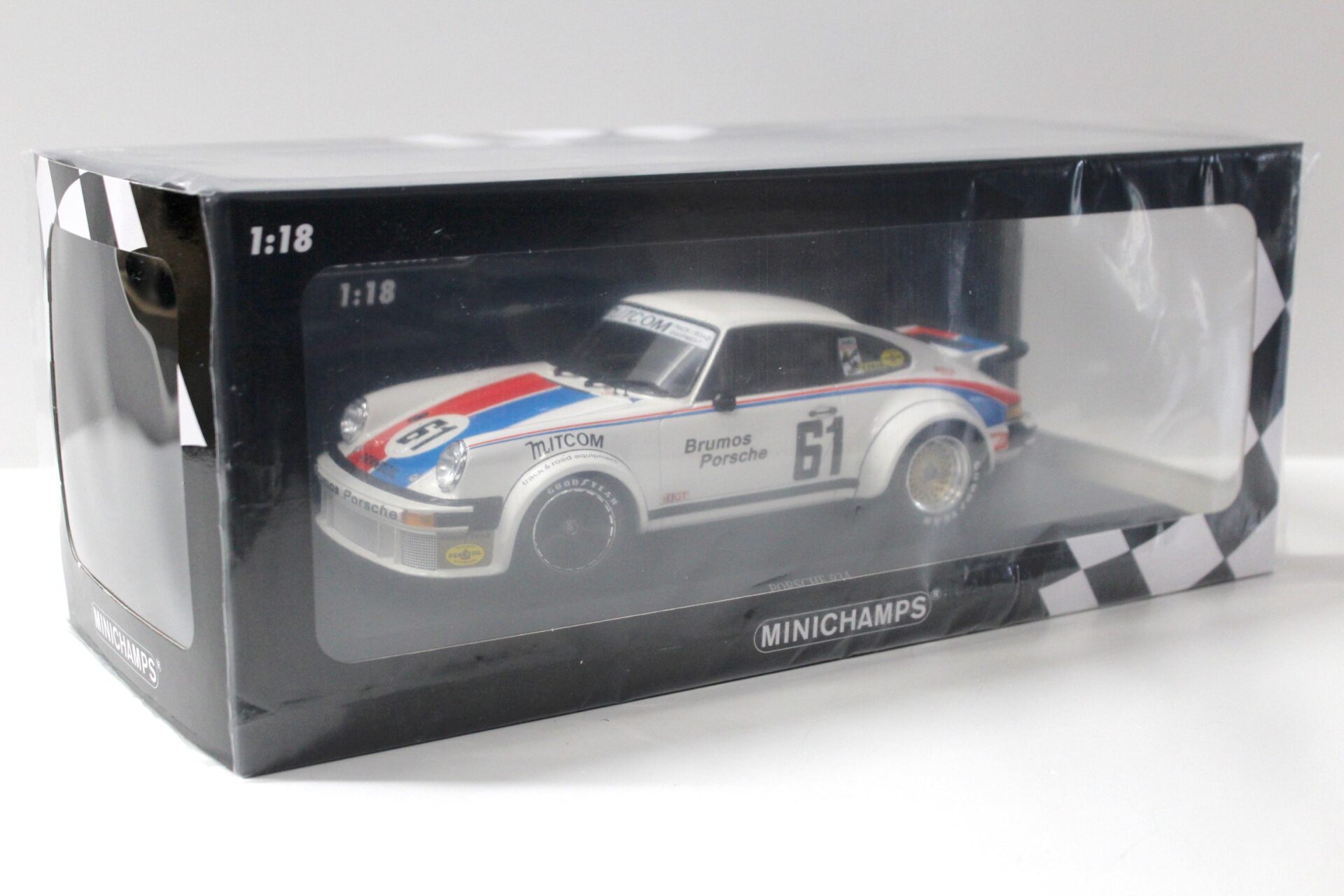 1:18 Minichamps Porsche 934 Brumos Racing #61 Gregg/ Busby 24h Daytona 1977