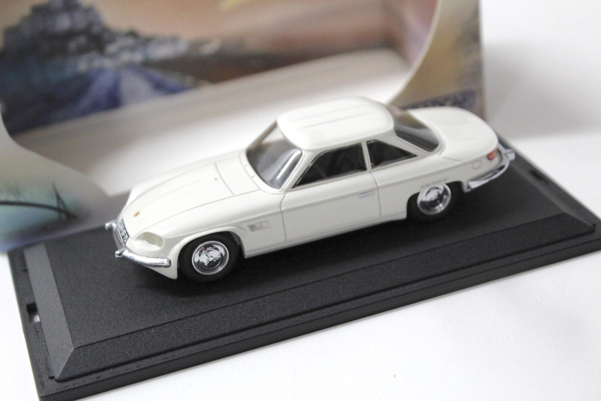 ID 48530 orig.jpg 1:43 Paradcar Panhard Proto 1965 Coupe white