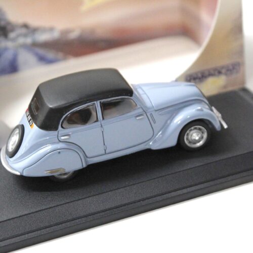1:43 Paradcar Peugeot 202 Decouvrable Cabrio closed roof blue