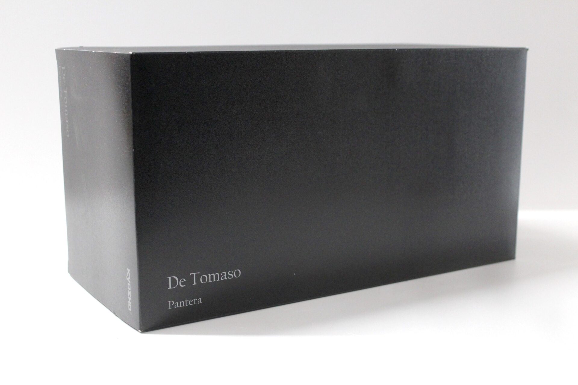 1:18 Kyosho De Tomaso Pantera GT5 white