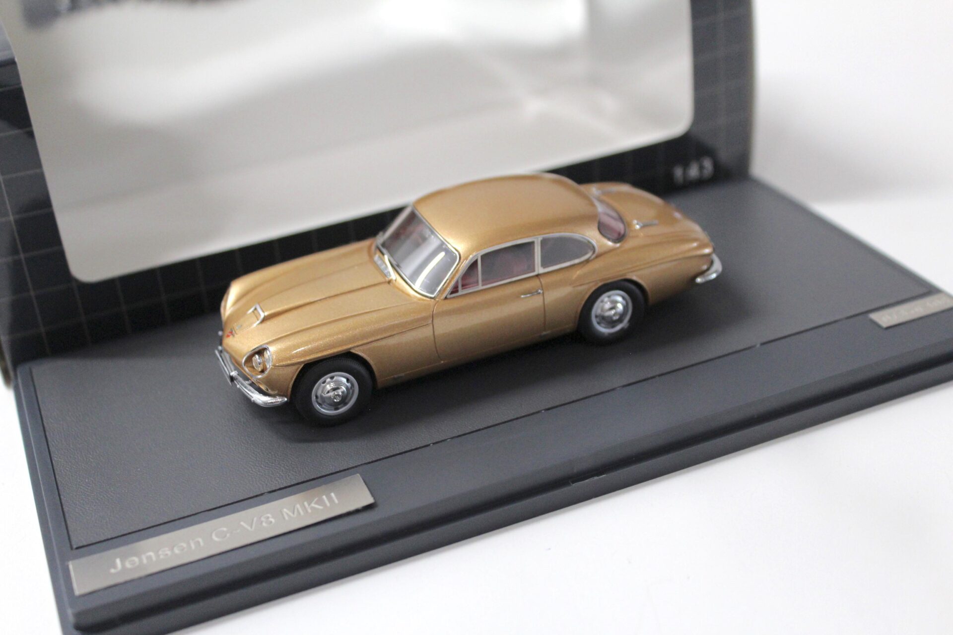 1:43 Matrix Jensen C-V8 MKII Coupe gold metalic