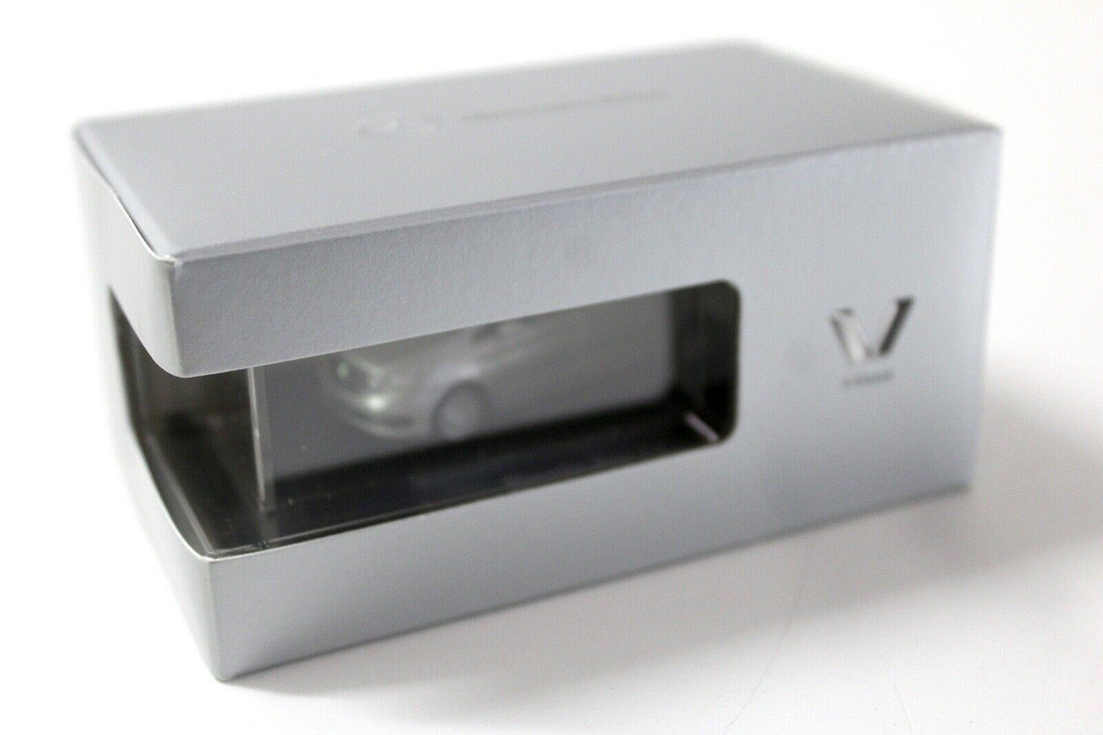 1:87 Busch Mercedes V-Klasse silver DEALER VERSION