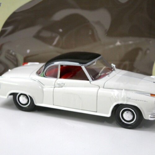1:18 Revell Borgward Isabella Coupe white/ black