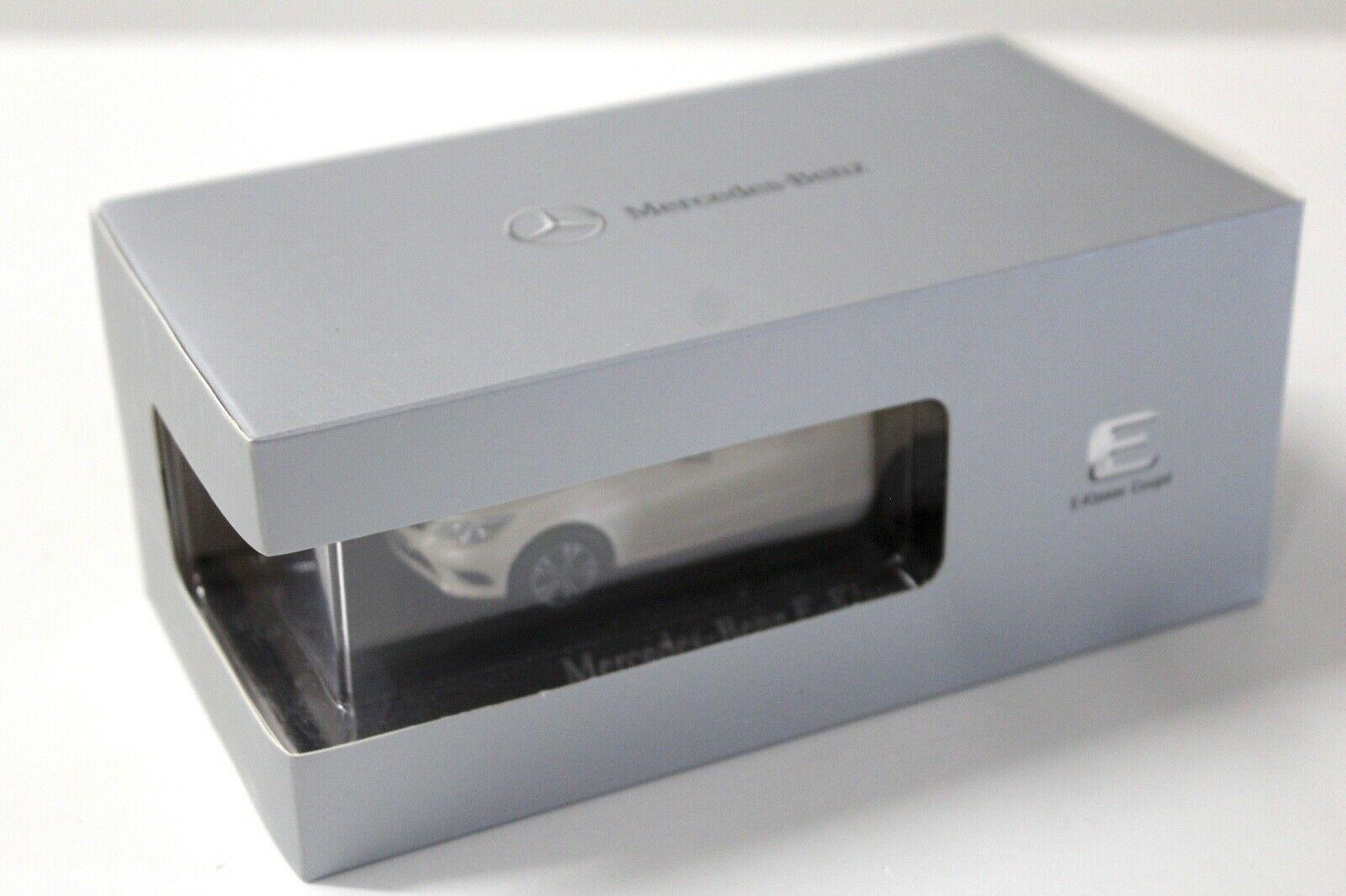 1:43 Kyosho Mercedes E-Klasse Coupe white DEALER VERSION