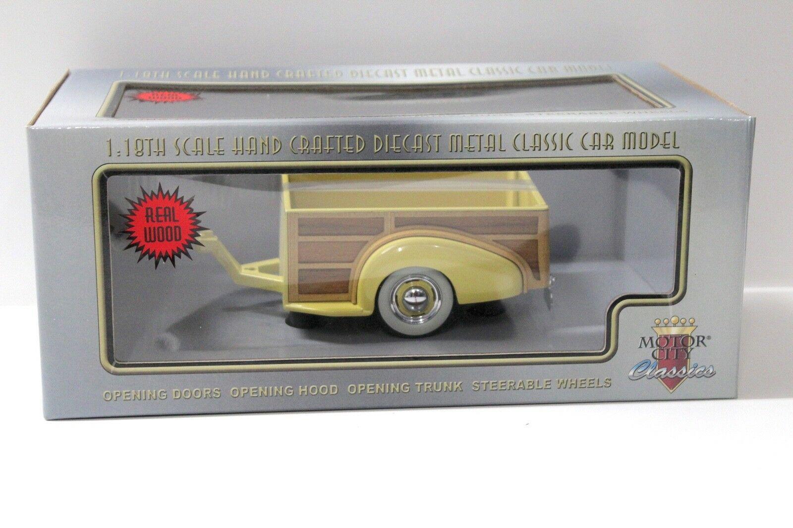 1:18 Motorcity Chevy Master Woody Wagon Trailer yellow