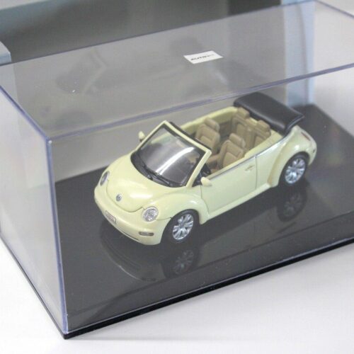 1:43 AUTOart VW Beetle Cabrio yellow DEALER VERSION