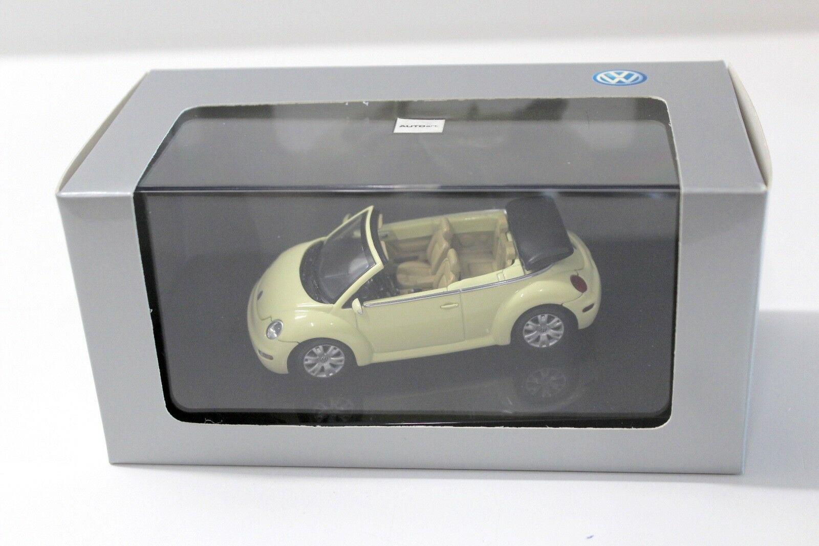 1:43 AUTOart VW Beetle Cabrio yellow DEALER VERSION