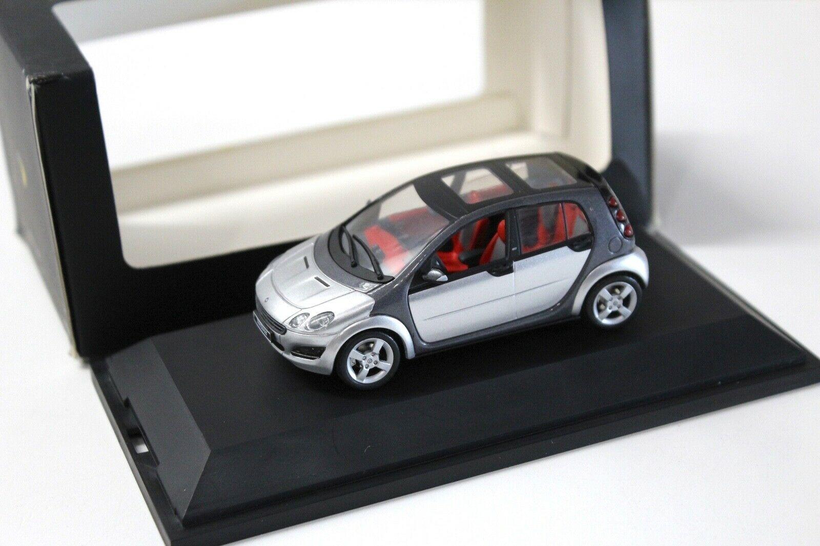 ID 51424 orig.jpg 1:43 Schuco Smart Forfour Starlight silver DEALER VERSION
