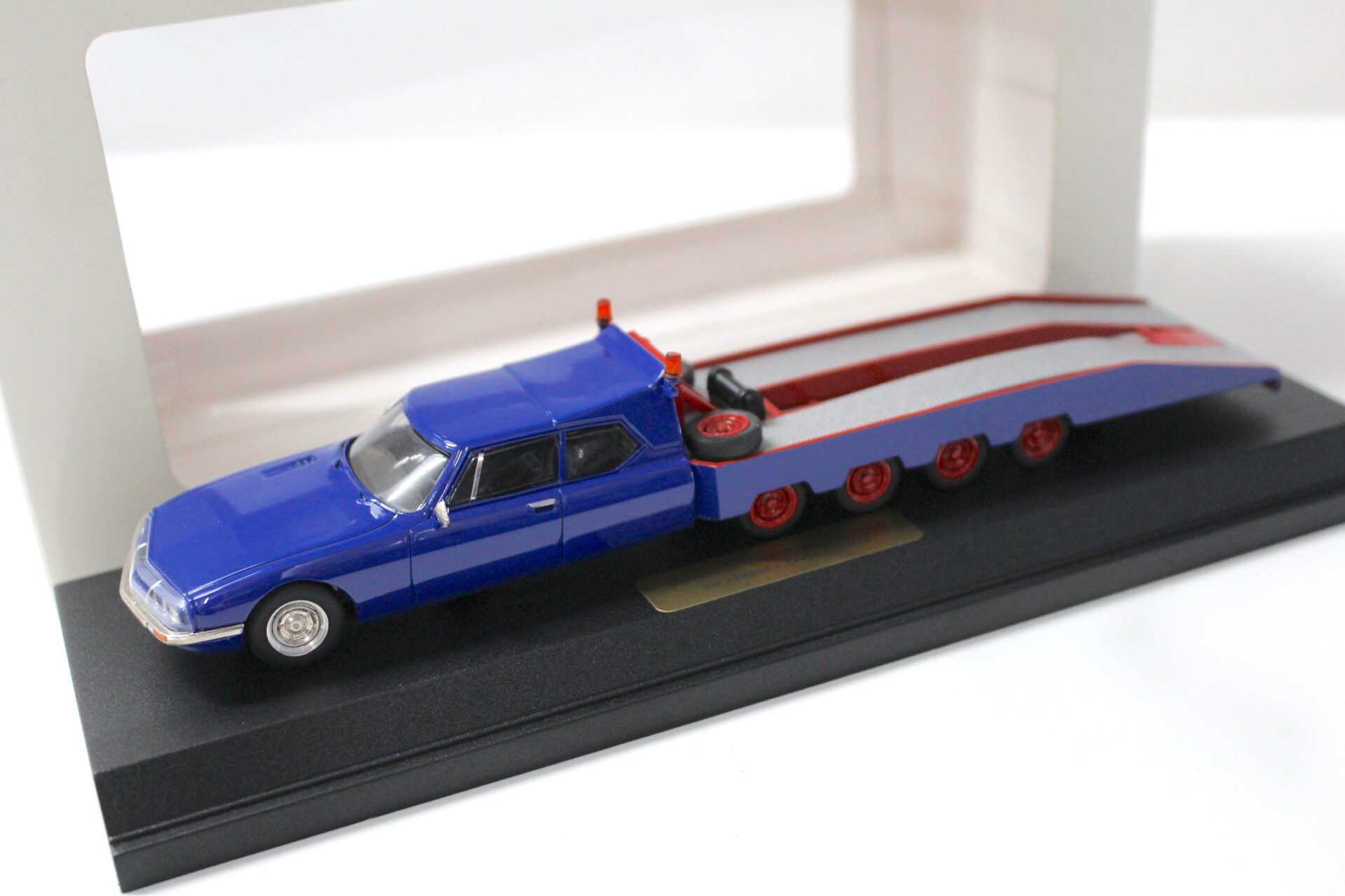 1:43 Classiques Citroen SM Tissier Porte Voiture Transporter dark blue