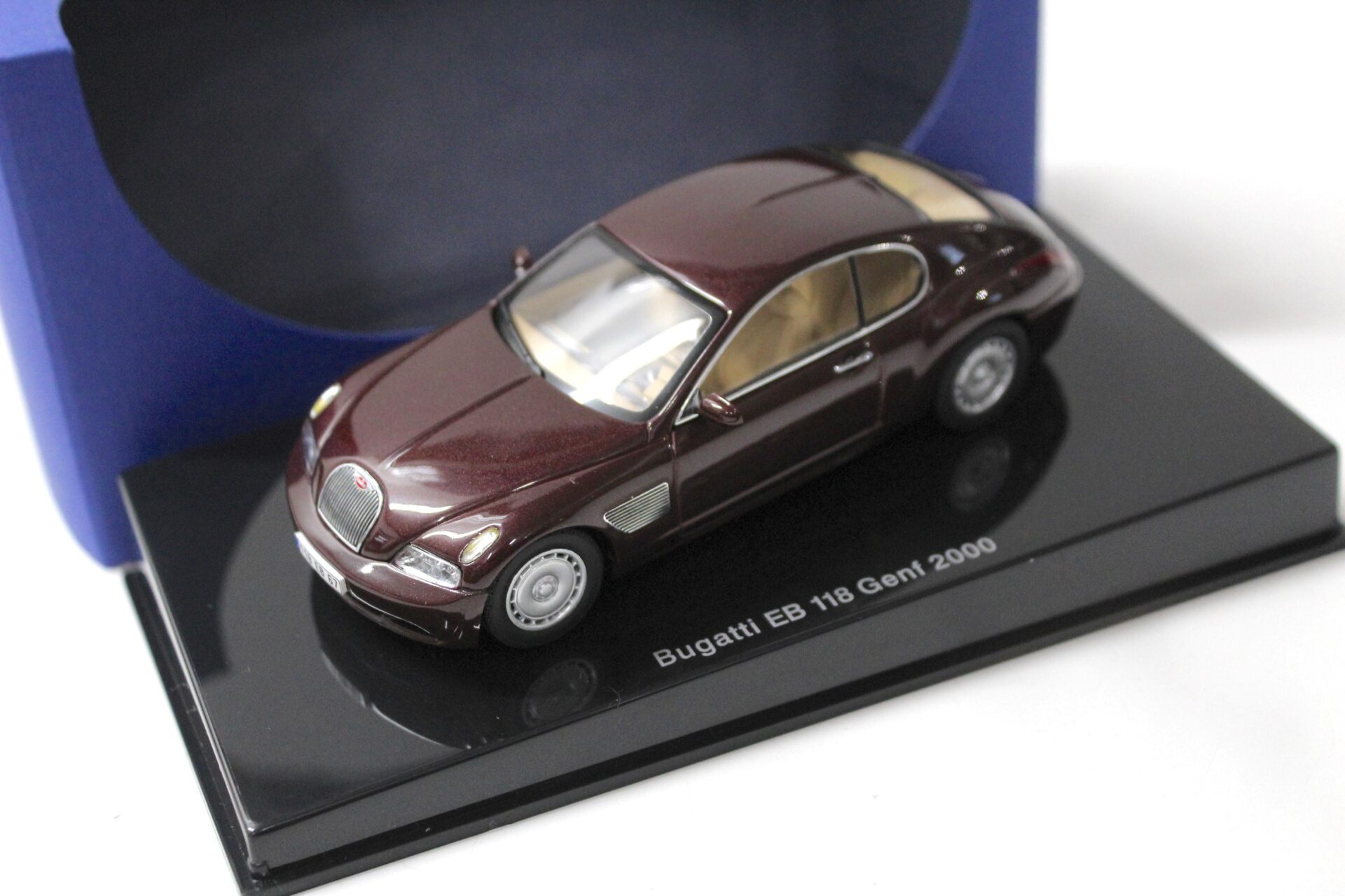 ID 52248 orig.jpg 1:43 AUTOart Bugatti EB 118 Genf 2000 dark red metallic