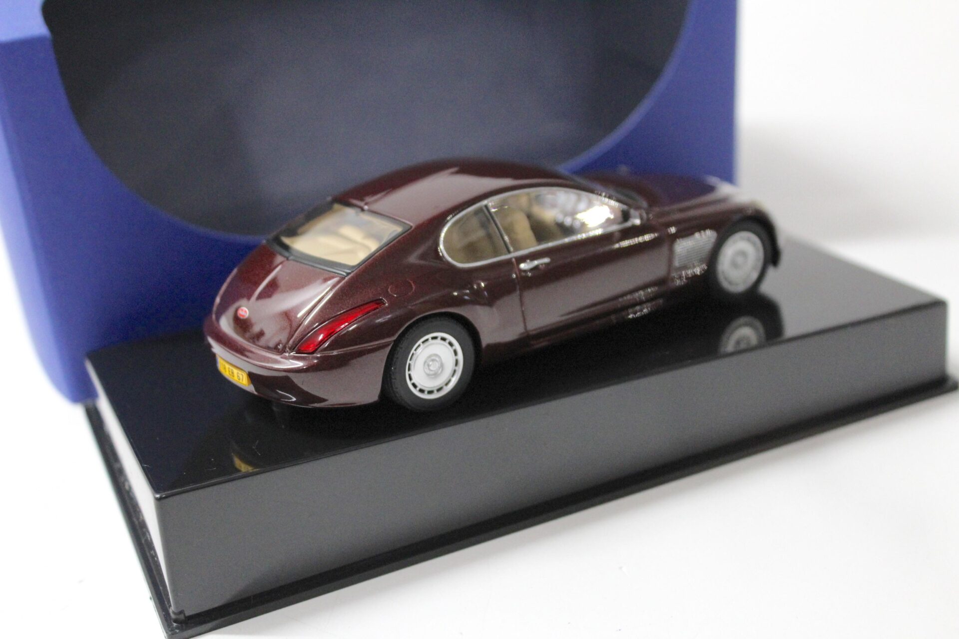 1:43 AUTOart Bugatti EB 118 Genf 2000 dark red metallic