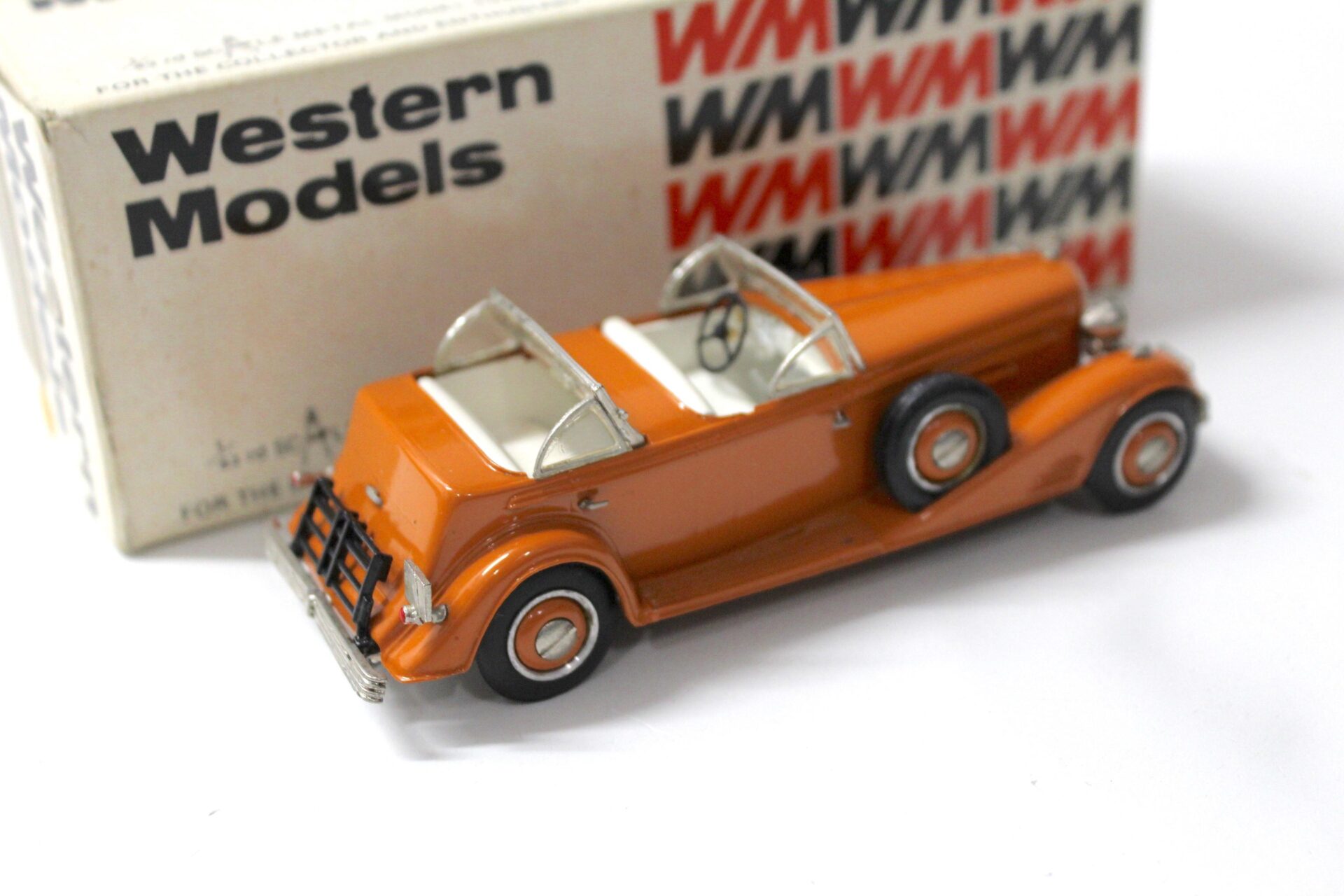 1:43 Western Models 1933 Cadillac V16 Convertible Victoria orange