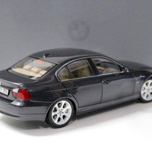 1:18 Kyosho BMW 3er 330i Limousine E90 grey metallic DEALER VERSION