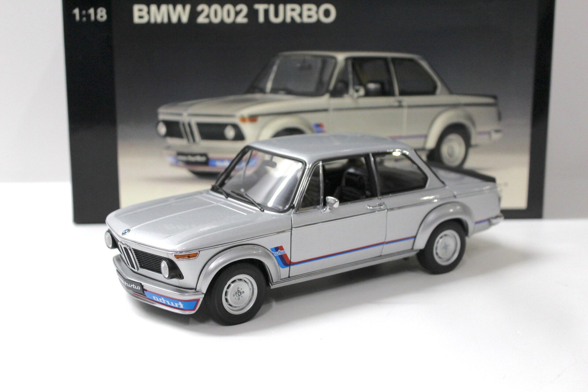 1:18 AUTOart BMW 2002 Turbo silver