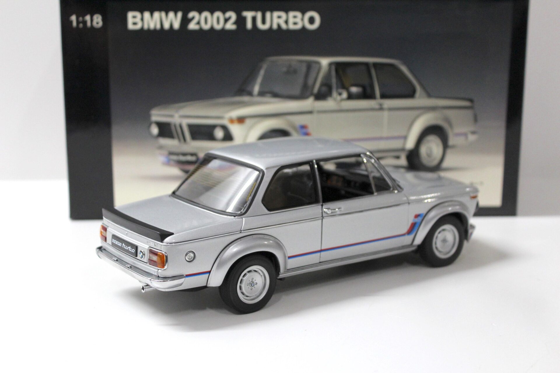 1:18 AUTOart BMW 2002 Turbo silver