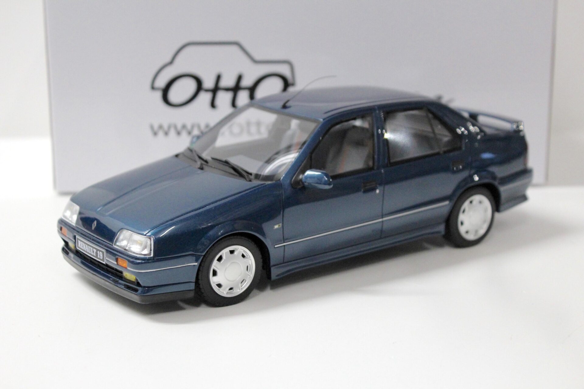 ID 52959 orig.jpg 1:18 OTTO mobile OT356 Renault 19 Chamade 16S Phase 1 Blue Sport 1993
