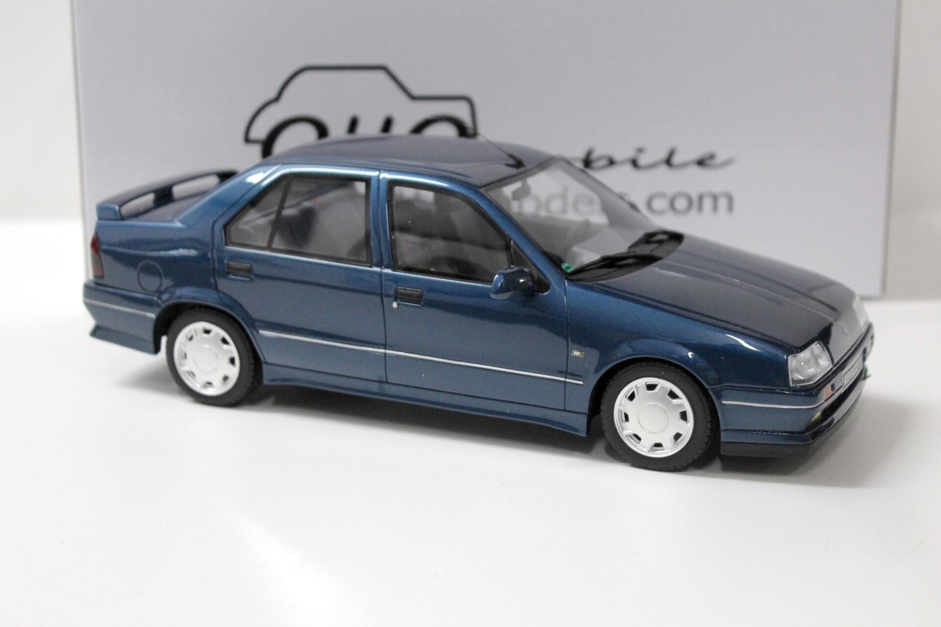 1:18 OTTO mobile OT356 Renault 19 Chamade 16S Phase 1 Blue Sport 1993