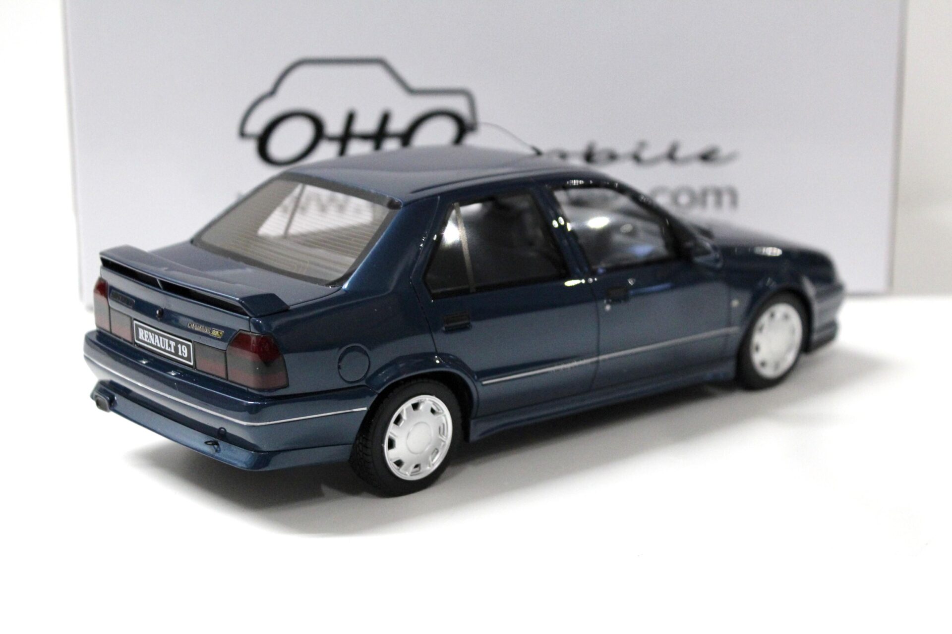 1:18 OTTO mobile OT356 Renault 19 Chamade 16S Phase 1 Blue Sport 1993