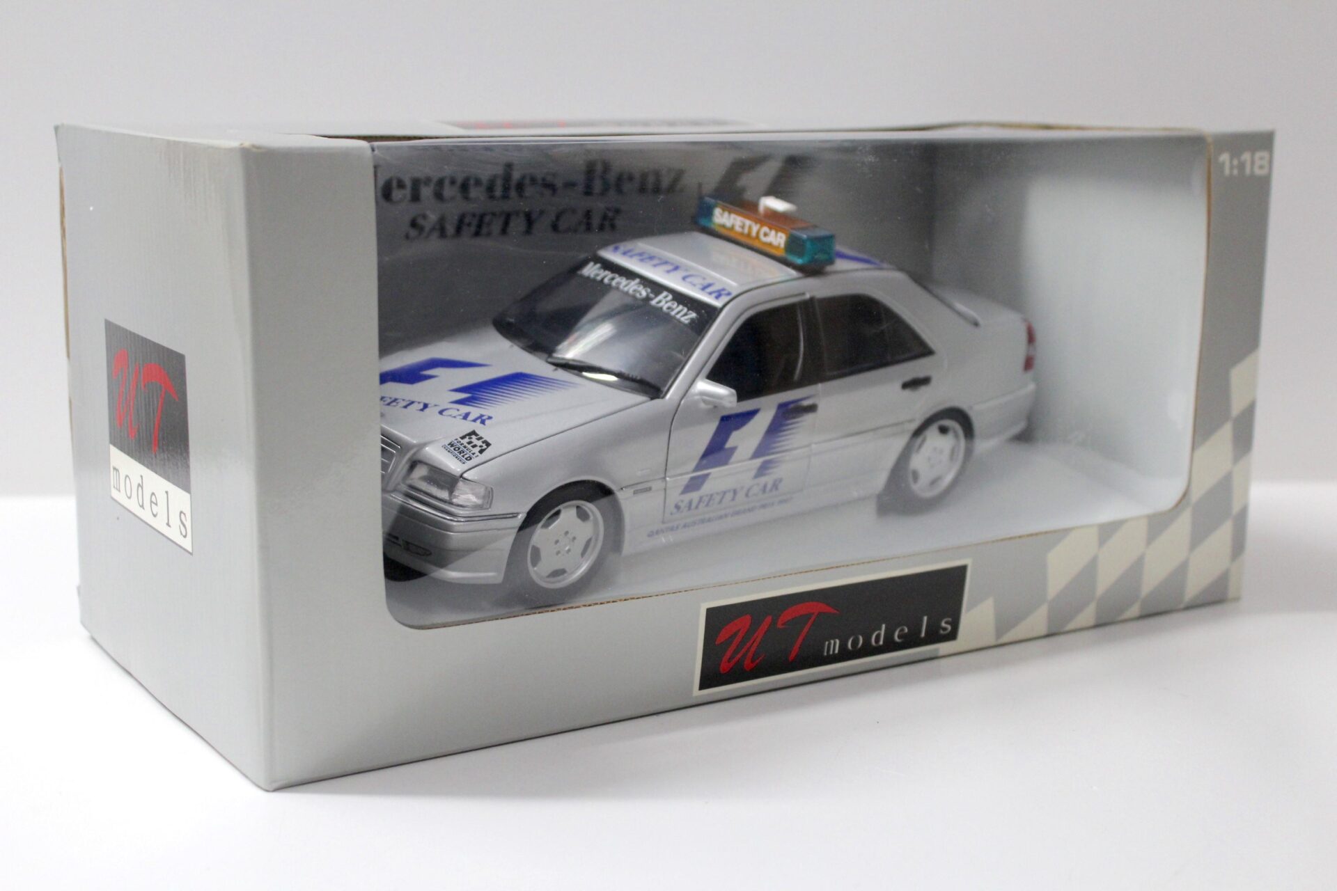 1:18 UT Models Mercedes C-Klasse C36 AMG Safety Car 1997 F1 silver