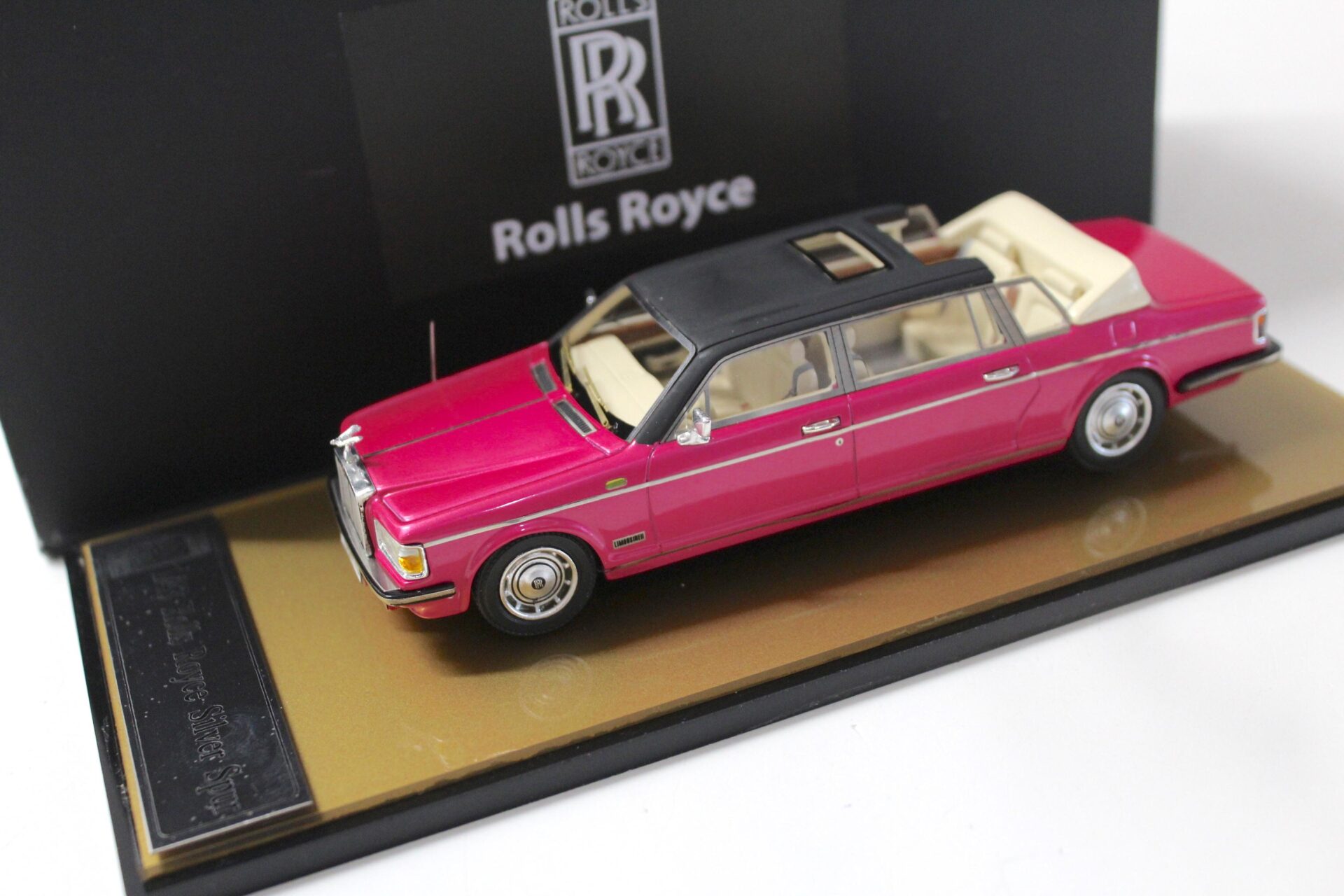 ID 53127 orig.jpg 1:43 PMC Model 1985 Rolls Royce Silver Spur LWB Limousine pink