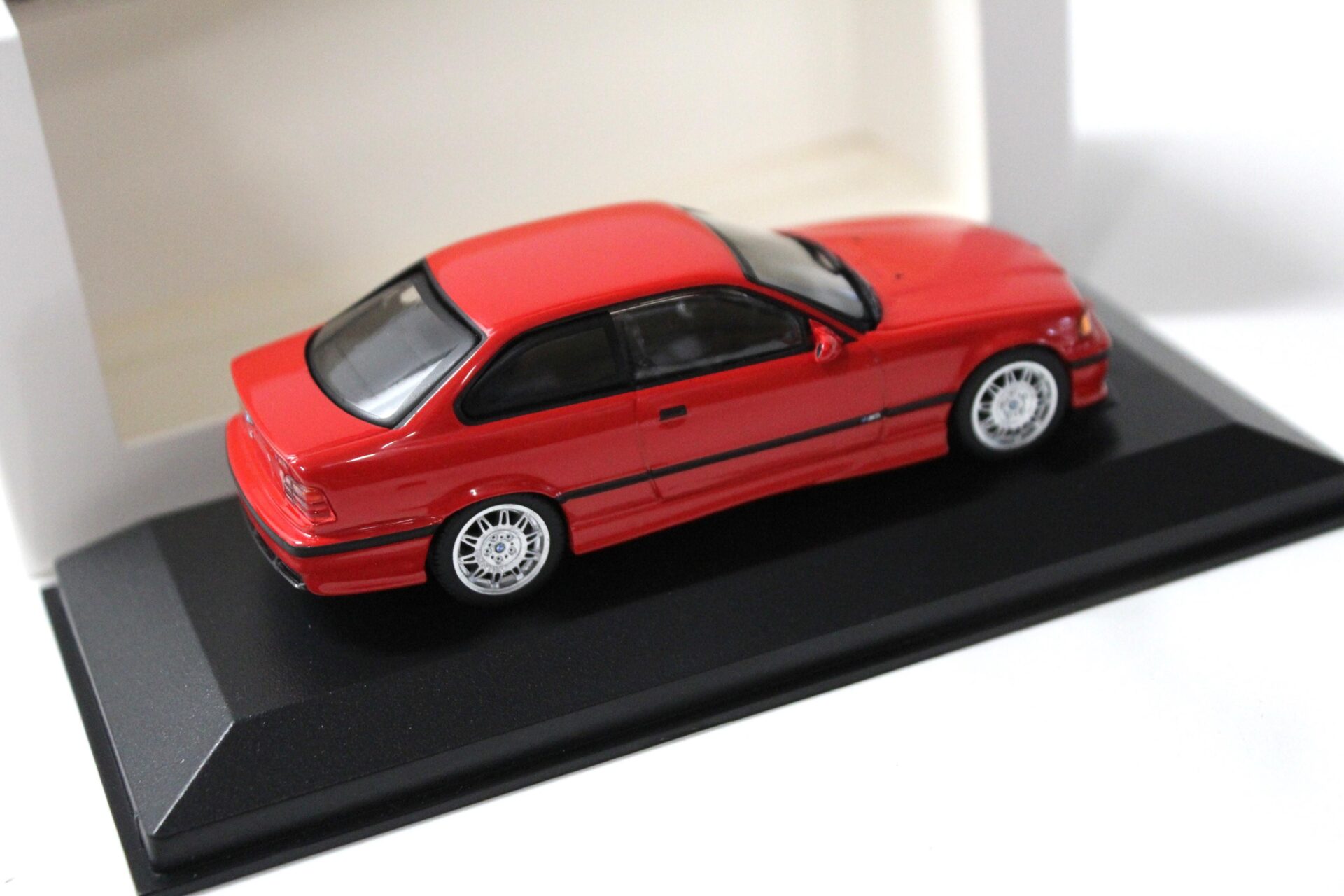 1:43 Minichamps BMW M3 E36 Coupe mugello rot red 1992