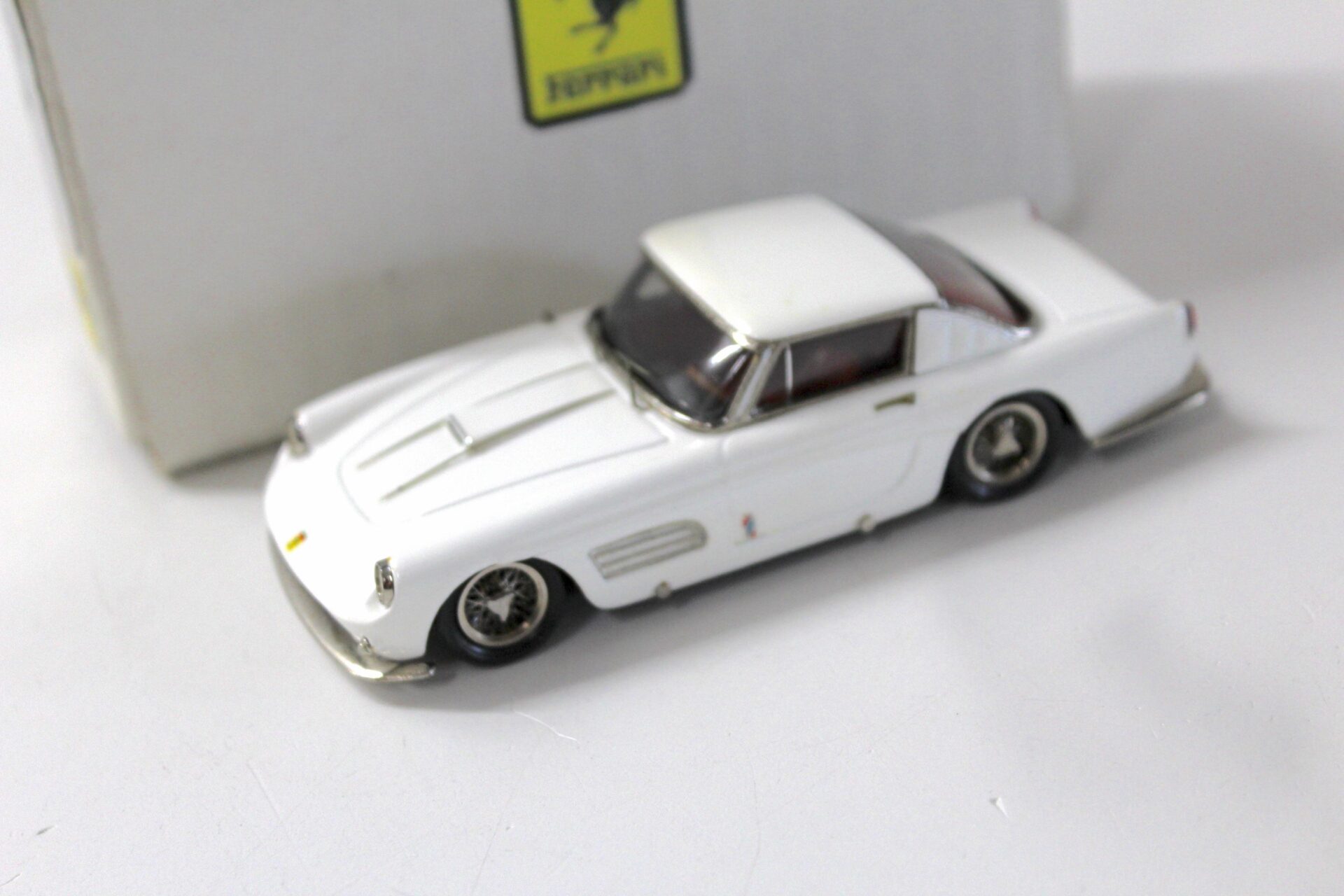 1:43 TIN WIZARD Ferrari 410 Superamerica 1957 white
